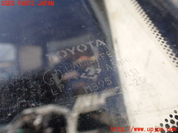 1UPJ-9230841195]ハイエースワゴン100系(KZH106W)フロントガラス M395 中古_2