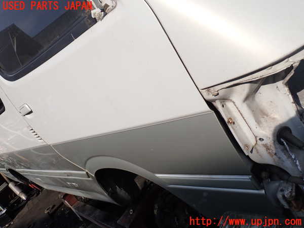1UPJ-9230841230]ハイエースワゴン100系(KZH106W)右前ドア M2T4 中古_3