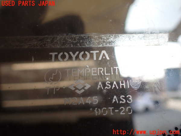 1UPJ-9230841382]ハイエースワゴン100系(KZH106W)左クォーターガラス M2A45 中古_3