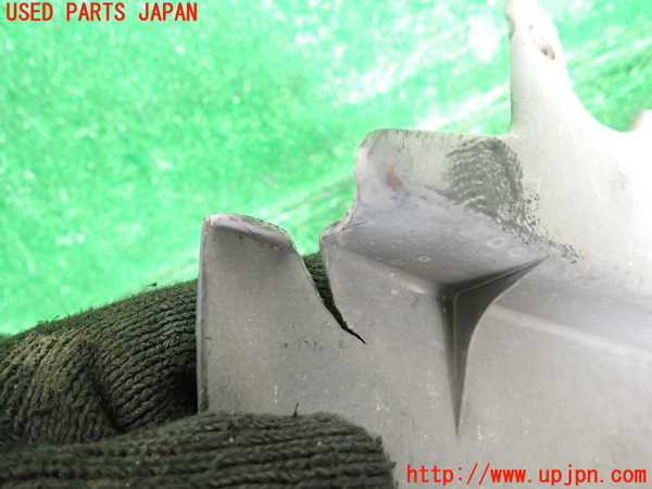 1UPJ-9230841452]ハイエースワゴン100系(KZH106W)左フロントマッドガード(泥除け) 中古_2