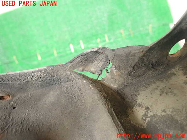 1UPJ-9230841452]ハイエースワゴン100系(KZH106W)左フロントマッドガード(泥除け) 中古_4
