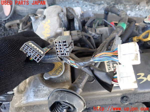 1UPJ-9230842010]ハイエースワゴン100系(KZH106W)エンジン 1KZ-TE 4WD 中古_3