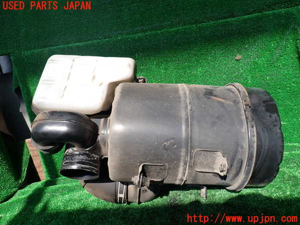1UPJ-9230842560]ハイエースワゴン100系(KZH106W)エアクリーナーボックス 中古_2