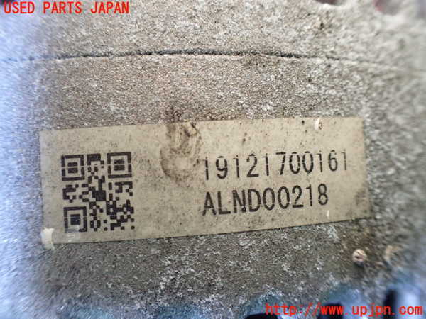 1UPJ-9230846015]ハイエースワゴン100系(KZH106W)オルタネーター(ダイナモ) 中古_4