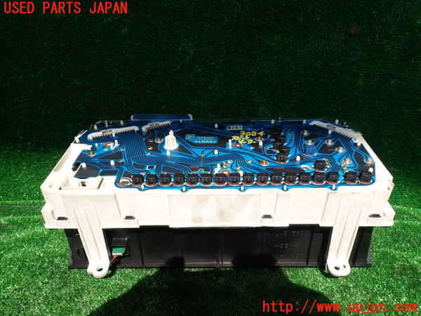 1UPJ-9230846170]ハイエースワゴン100系(KZH106W)スピードメーター 中古_3