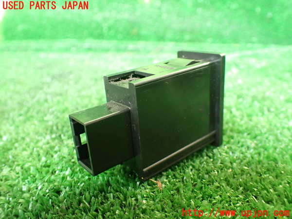 1UPJ-9230846306]ハイエースワゴン100系(KZH106W)スイッチ1 (ECT) 中古_2