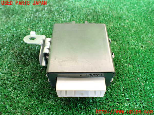 1UPJ-9230846146]ハイエースワゴン100系(KZH106W)コンピューター1 (ドア) 中古_3