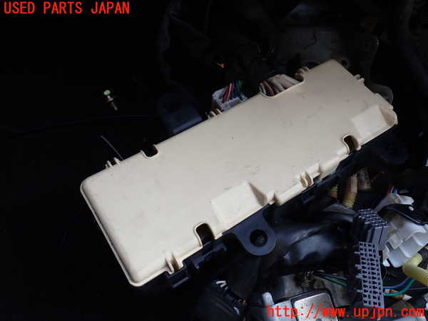 1UPJ-9230846741]ハイエースワゴン100系(KZH106W)ヒューズボックス1 中古_2