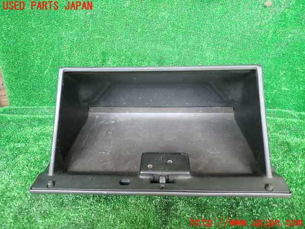1UPJ-9230847516]ハイエースワゴン100系(KZH106W)グローブボックス1 中古_3