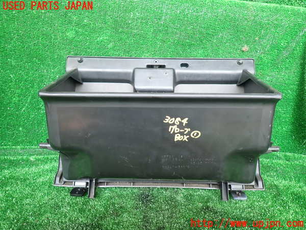 1UPJ-9230847516]ハイエースワゴン100系(KZH106W)グローブボックス1 中古_4