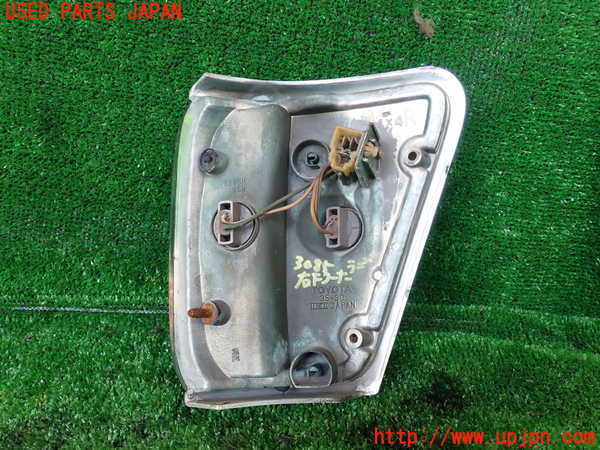 1UPJ-9230851150]ハイラックスサーフ N130系 4ドア(YN130G)右コーナーランプ 中古_3