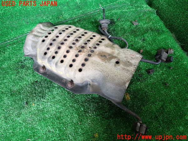 1UPJ-9230852661]ハイラックスサーフ N130系 4ドア(YN130G)触媒1 中古_2