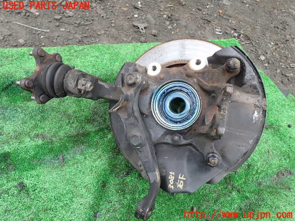 1UPJ-9230854290]ハイラックスサーフ N130系 4ドア(YN130G)右フロントナックルハブ 中古_2
