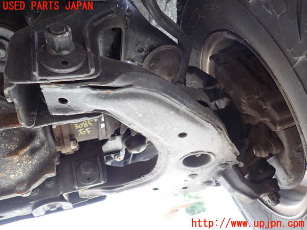 1UPJ-9230855176]ハイラックスサーフ N130系 4ドア(YN130G)右フロントロアアーム1 中古_2