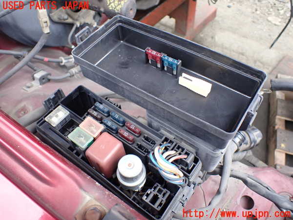 1UPJ-9230856741]ハイラックスサーフ N130系 4ドア(YN130G)ヒューズボックス1 中古_2