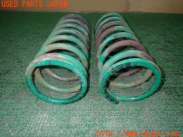 3UPJ=9230860412]ランクル100(UZJ100W)前期 社外 リアスプリング コイルスプリング リフトアップ 中古_2