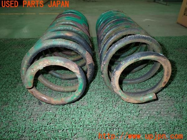 3UPJ=9230860412]ランクル100(UZJ100W)前期 社外 リアスプリング コイルスプリング リフトアップ 中古_3