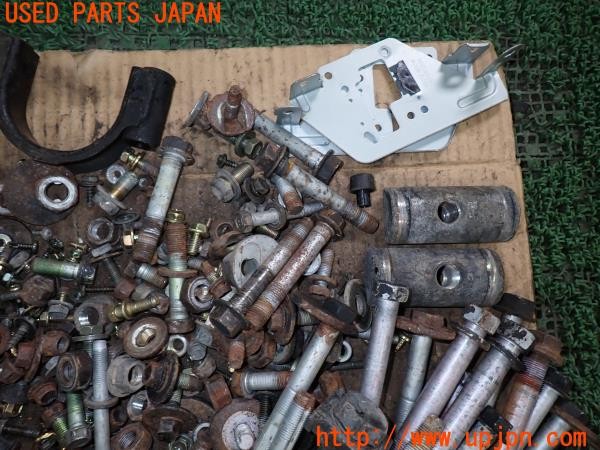 3UPJ=9230860720]ランクル100(UZJ100W)前期 ネジ・ナット・ステー類 セット ジャンク_2