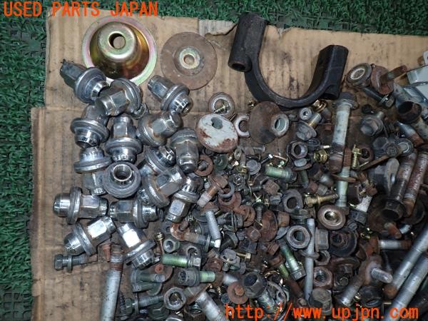 3UPJ=9230860720]ランクル100(UZJ100W)前期 ネジ・ナット・ステー類 セット ジャンク_5