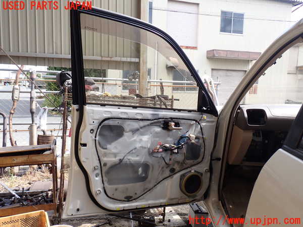 1UPJ-9230861260]ランクル100系(UZJ100W)左前ドア NSG M5B5 中古_4