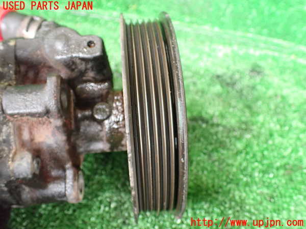 1UPJ-9230864250]ランクル100系(UZJ100W)パワステポンプ 中古_3