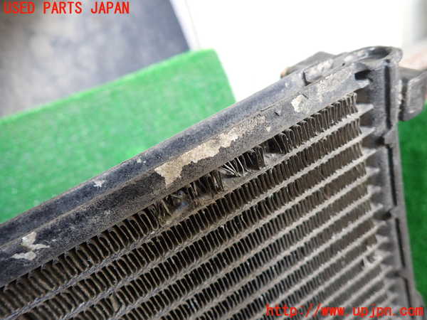 1UPJ-9230866031]ランクル100系(UZJ100W)エアコンコンデンサー1 中古_3