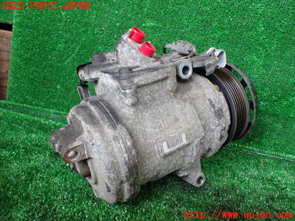 1UPJ-9230866025]ランクル100系(UZJ100W)エアコンコンプレッサー 中古_2