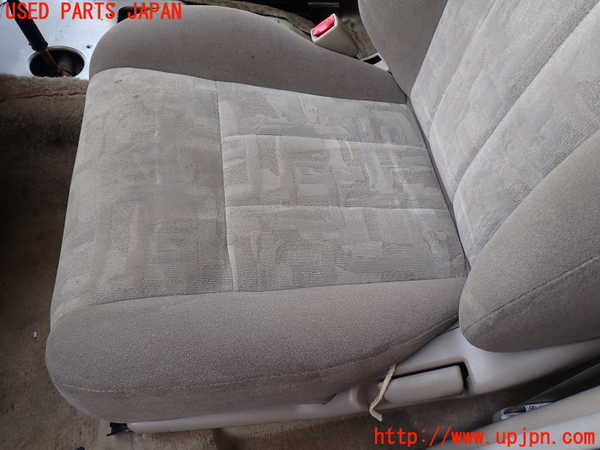 1UPJ-9230867065]ランクル100系(UZJ100W)助手席シート 中古_3