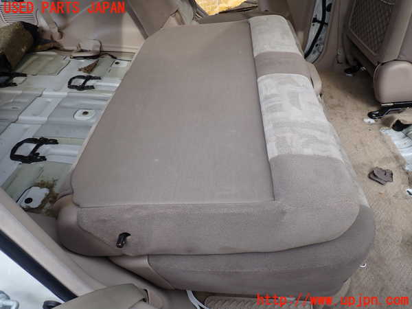 1UPJ-9230867145]ランクル100系(UZJ100W)右2列目シート 中古_3
