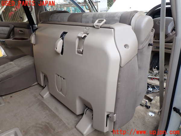 1UPJ-9230867145]ランクル100系(UZJ100W)右2列目シート 中古_4