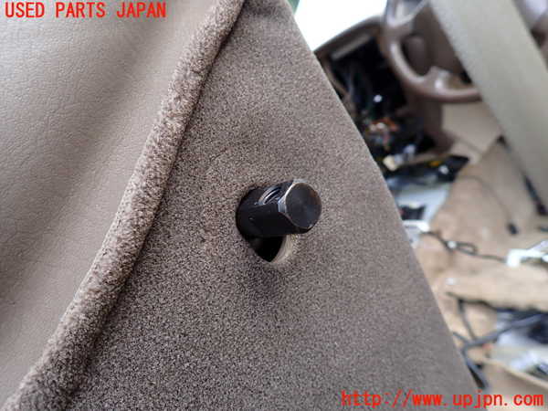 1UPJ-9230867145]ランクル100系(UZJ100W)右2列目シート 中古_5
