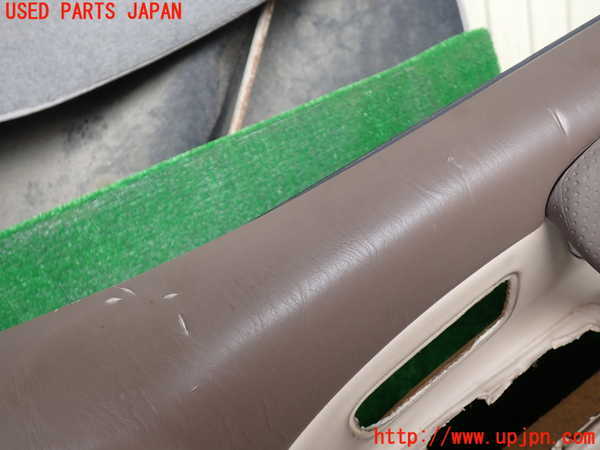 1UPJ-9230861234]ランクル100系(UZJ100W)右前ドア内張り 中古_2