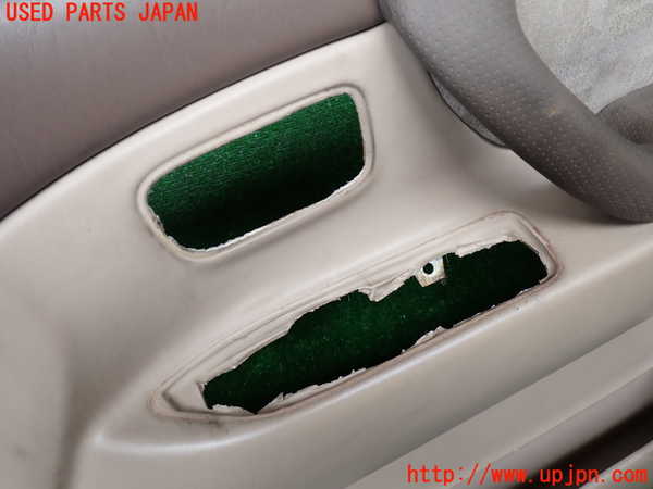 1UPJ-9230861234]ランクル100系(UZJ100W)右前ドア内張り 中古_3