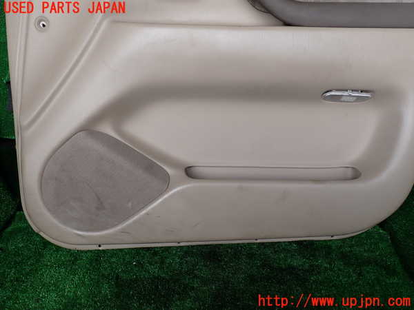 1UPJ-9230861234]ランクル100系(UZJ100W)右前ドア内張り 中古_4