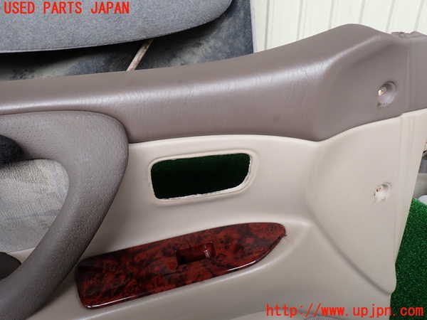 1UPJ-9230861264]ランクル100系(UZJ100W)左前ドア内張り 中古_2