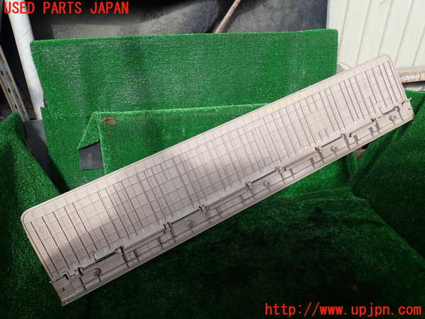 1UPJ-9230867771]ランクル100系(UZJ100W)ラゲッジトレイ1 中古_2