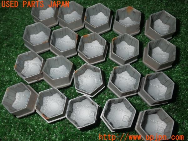 3UPJ=9230870001]ボルボ V40(MB4154T)純正 31423631 ホイールボルトキャップ 1台分 中古_2