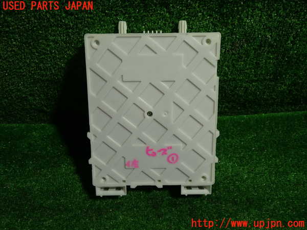 1UPJ-9230876741]ボルボ・V40(MB4154T)ヒューズボックス1 中古_3