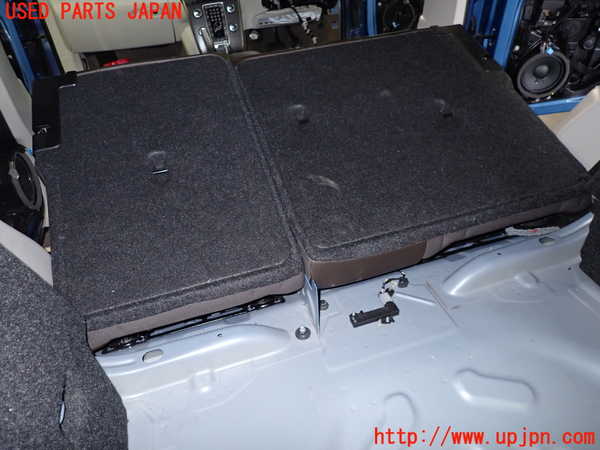 1UPJ-9230877385]ボルボ・V40(MB4154T)リアシート 中古_4