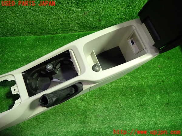 1UPJ-9230877540]ボルボ・V40(MB4154T)センターコンソール 中古_3