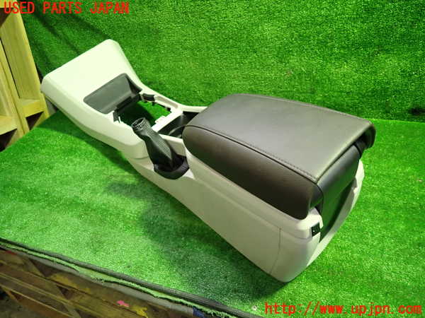1UPJ-9230877540]ボルボ・V40(MB4154T)センターコンソール 中古_4
