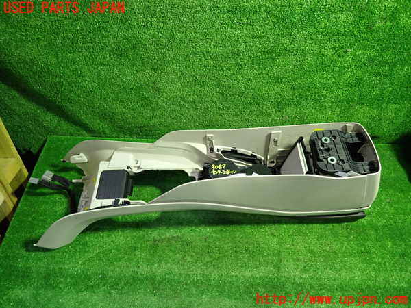 1UPJ-9230877540]ボルボ・V40(MB4154T)センターコンソール 中古_5