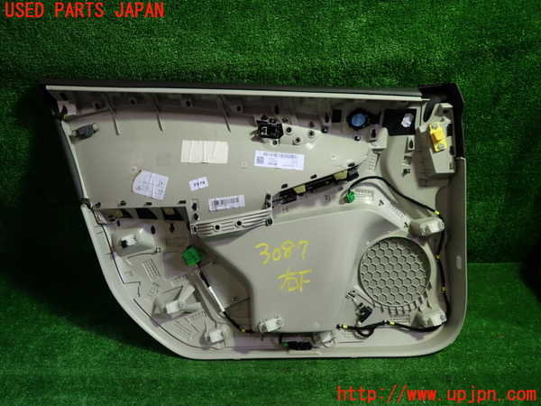 1UPJ-9230871234]ボルボ・V40(MB4154T)右前ドア内張り 中古_4