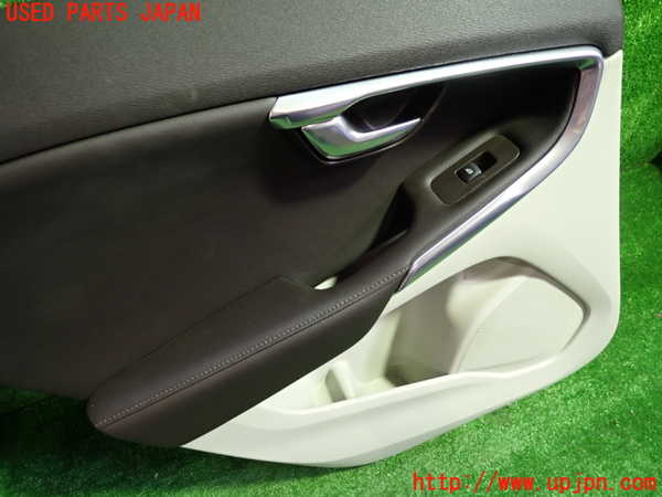 1UPJ-9230871324]ボルボ・V40(MB4154T)左後ドア内張り 中古_2