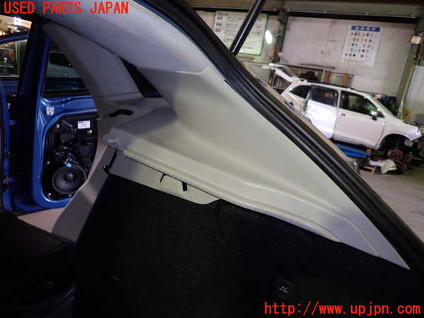 1UPJ-9230877675]ボルボ・V40(MB4154T)右リアピラートリム 中古_2