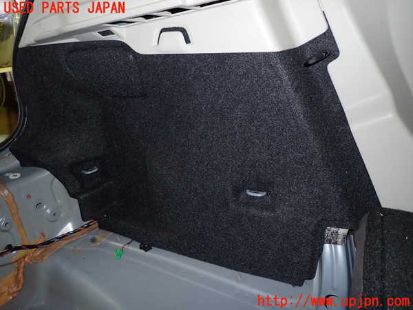 1UPJ-9230877680]ボルボ・V40(MB4154T)左リアピラートリム 中古_3