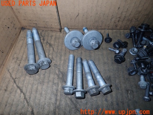 3UPJ=9230890720]ボルボ V40(MD4204T)ネジ・ナット・ステー類 セット ジャンク_2