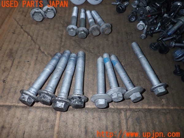 3UPJ=9230890720]ボルボ V40(MD4204T)ネジ・ナット・ステー類 セット ジャンク_3