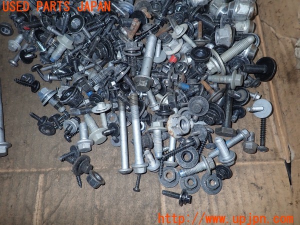 3UPJ=9230890720]ボルボ V40(MD4204T)ネジ・ナット・ステー類 セット ジャンク_5