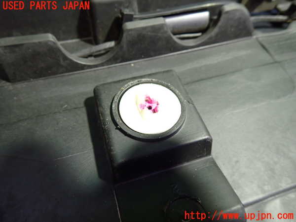 1UPJ-9230891520]ボルボ・V40(MD4204T)リアスポイラー 中古_4